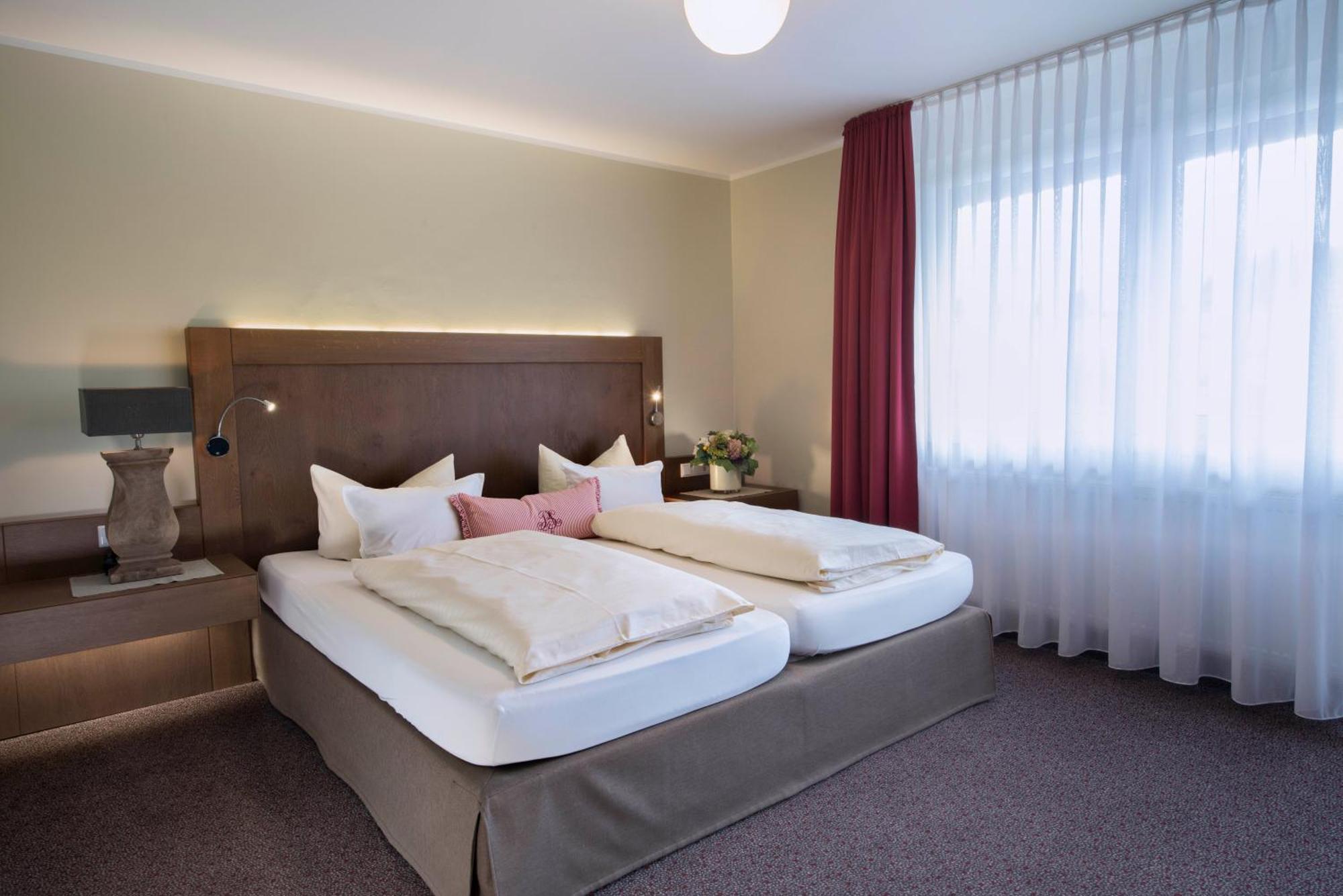 Best Western Hotel Brunnenhof Weibersbrunn Exteriör bild